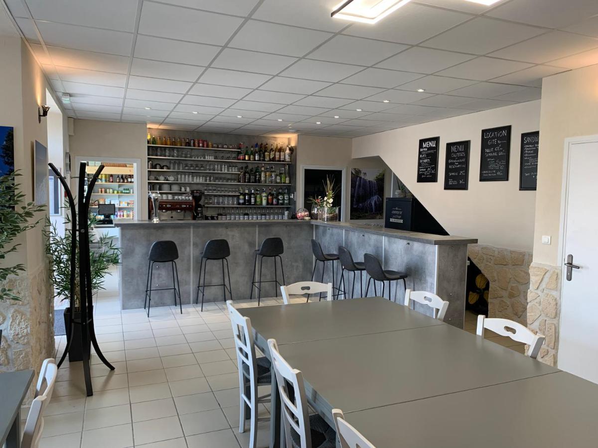 Auberge De La Tour Freycenet-la-Tour Eksteriør billede